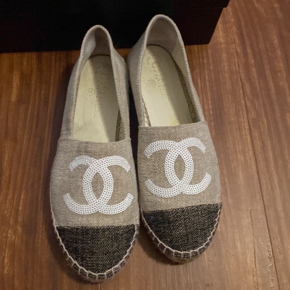 COPY - Chanel linen esperdrille gently worn - Picture 2 of 5